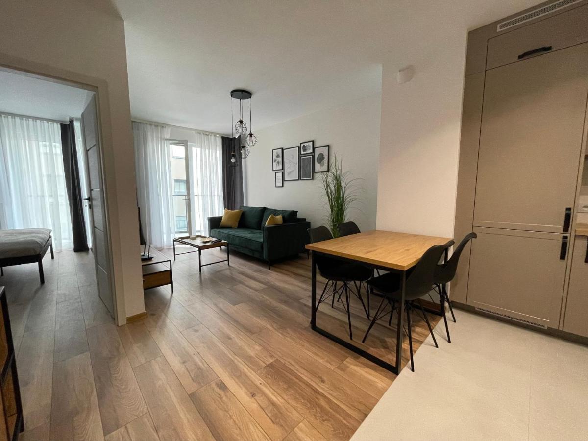 Newport Industrial Apartment Warschau Buitenkant foto